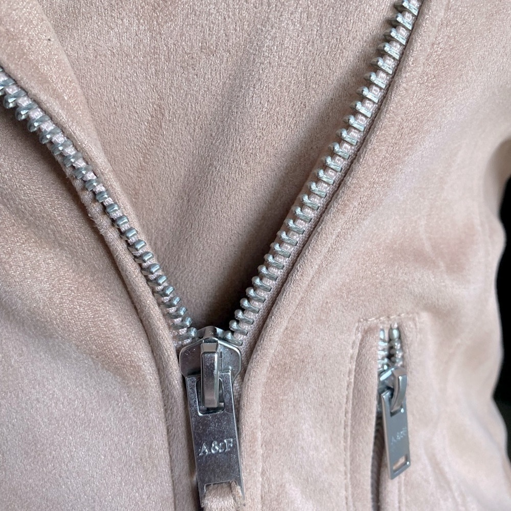 ABERCROMBIE & FITCH Vegan Suede Cropped Moto Jacket Size Medium Color Ai… - Picture 8 of 9